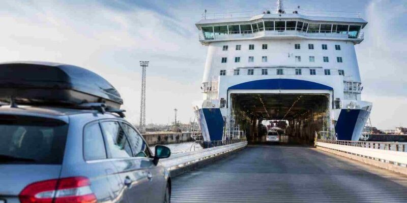 Mit dem Auto zur Ostseefähre: Direkter Weg statt Landroute nach Skandinavien
